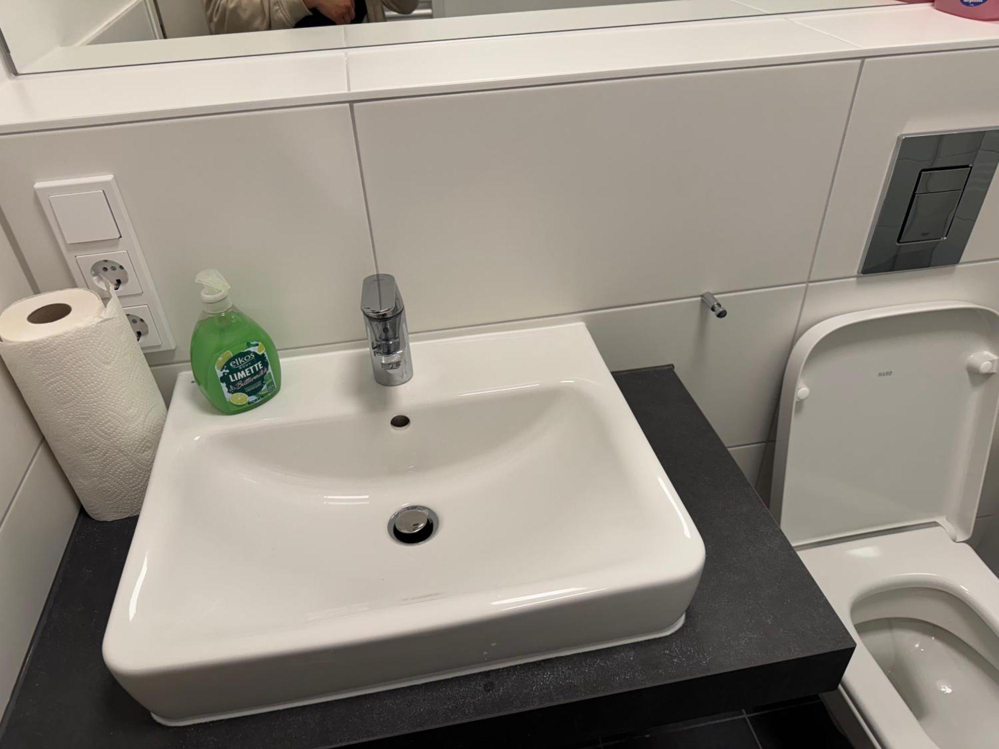 Modernes Apartment, Perfekte Lage In Berlin-adlershof * Berlijn